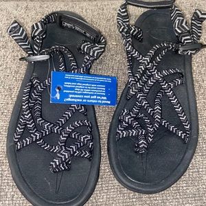 NWT sandals